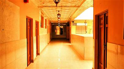 راهرو هتل سنتی ابن سینا اصفهان راهرو هتل سنتی ابن سینا اصفهان